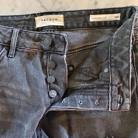 PACSUN Mid Rise Button Fly Black Frayed Short 24 - Picture 3 of 5